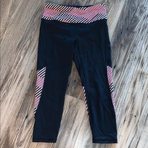 Victoria’s Secret VSX capri leggings